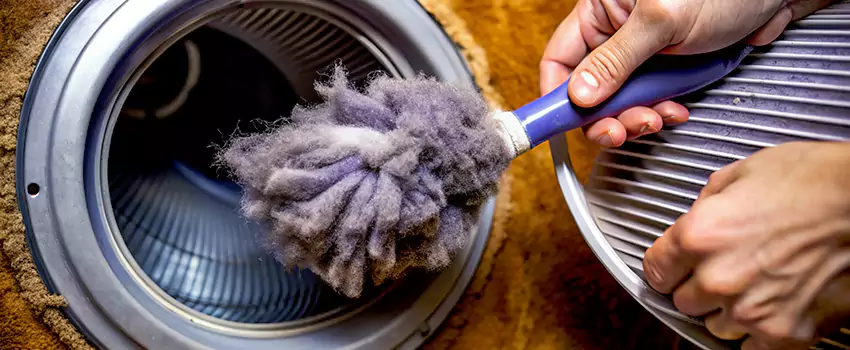 Signs Of A Clogged Dryer Lint Trap in Saint-Paul, Quebec